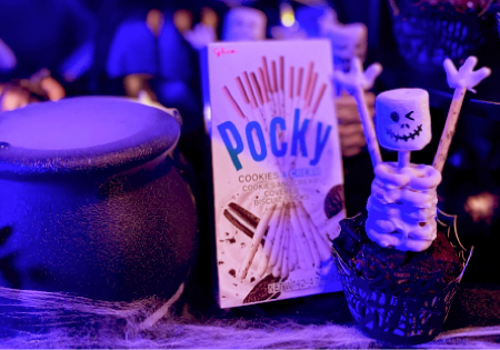 Dancing Pocky Skelton Cupcakes 