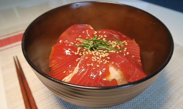 体調を整えたいときランチ マグロ漬け丼